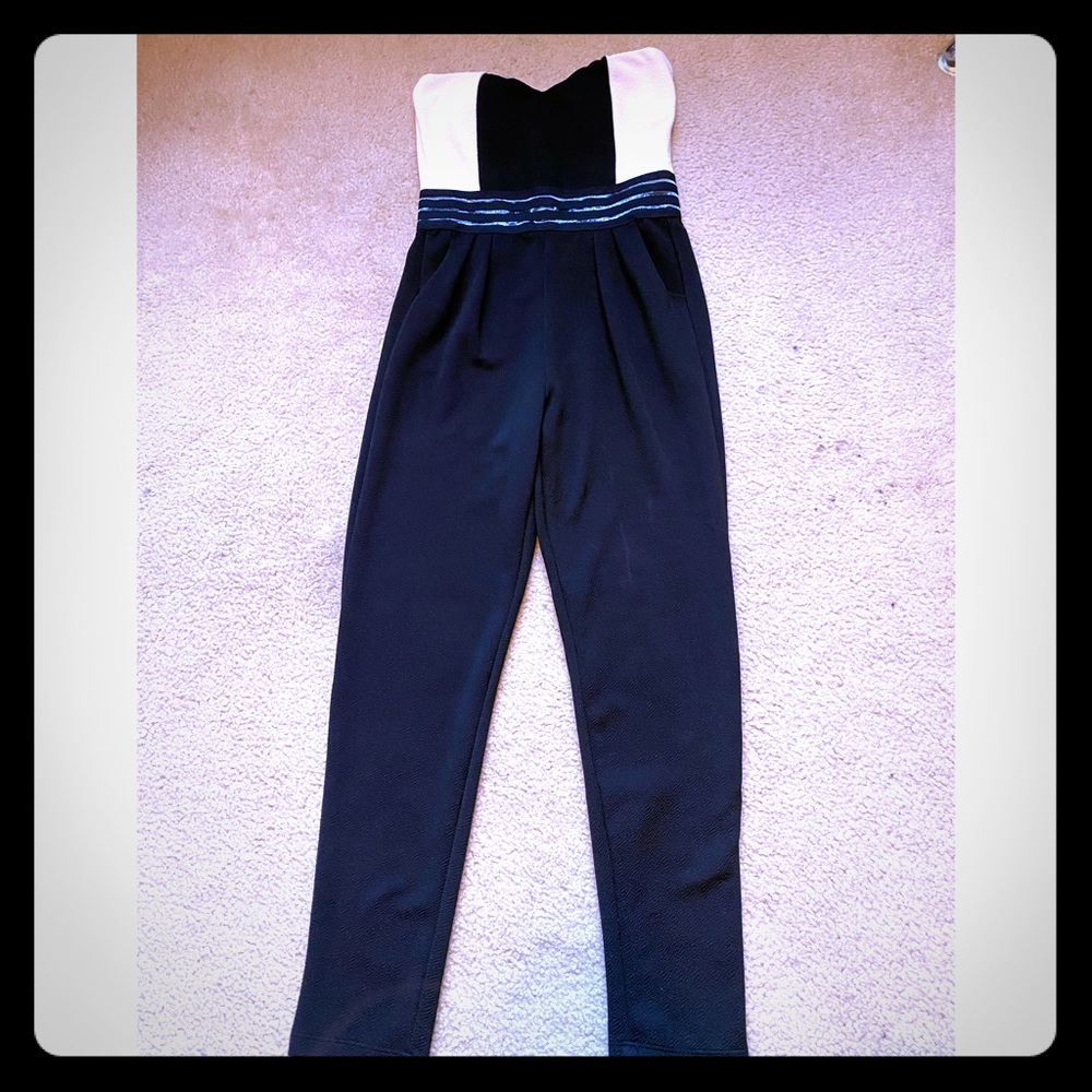 Sleeveless jumpsuit